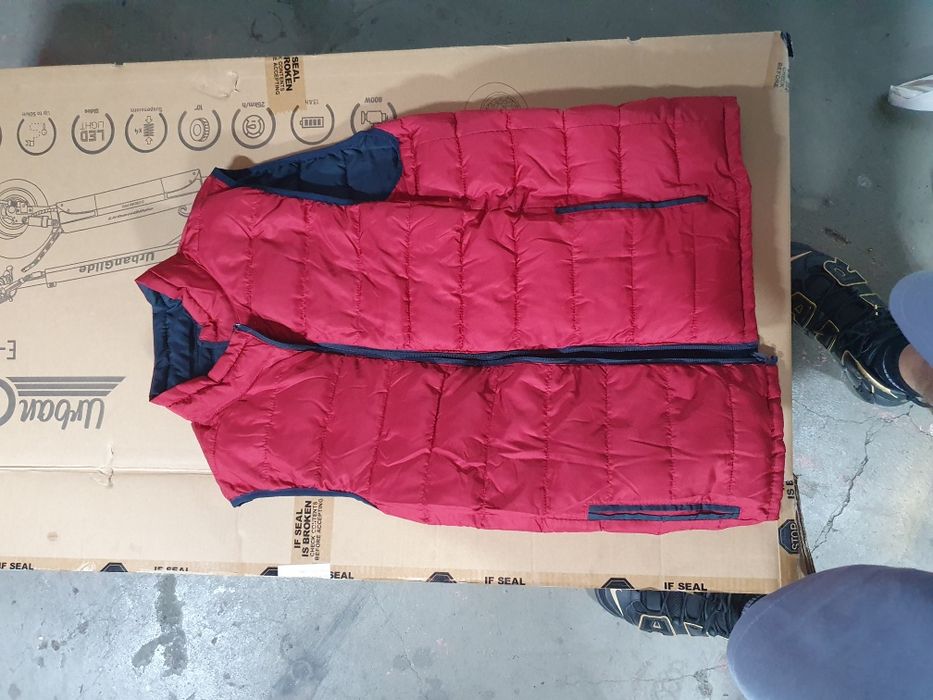 Lote de camisas, calças, pijamas,casacos, camisolas, fatos, gravatas,