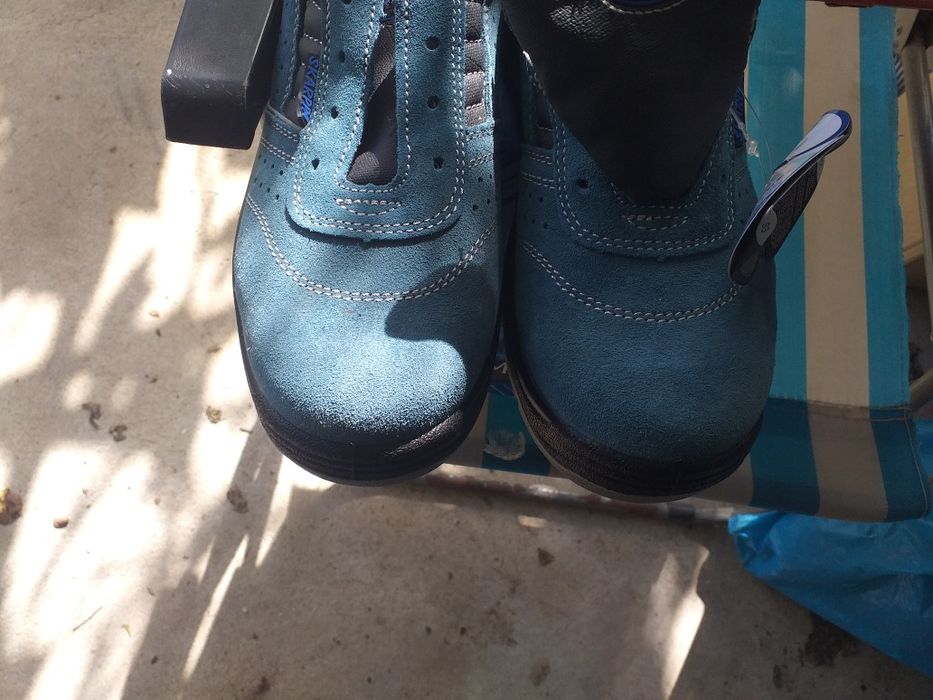 5 pares Sapatos e 2 de botas de biqueira aço  novas palmilhas antibacterianas