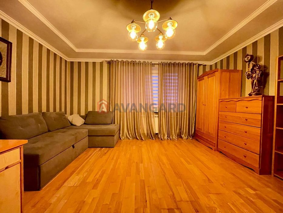 Розкішна 3-кім. квартира з видом на Дніпро, р-н Портовий