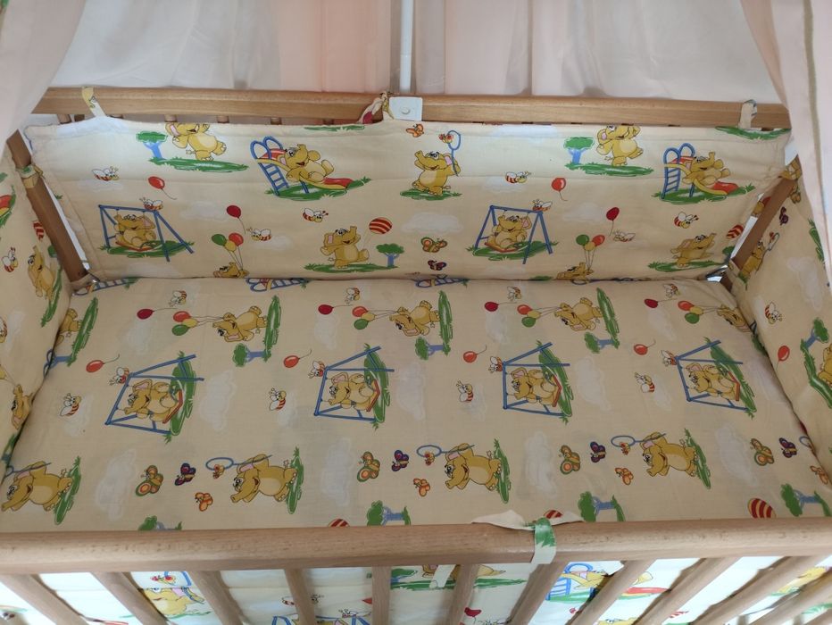 Дитяче ліжечко для немовлят