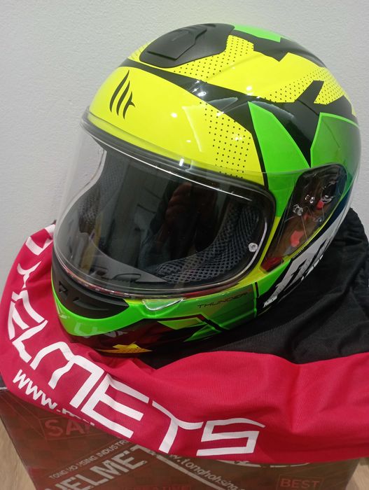 Kask motocyklowy MT helmets, idealny stan.