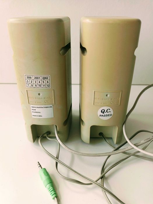 2 Speaker Columns437033370240962563