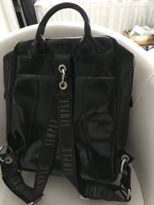 Plecak ze skóry  lakierowanej Simple.