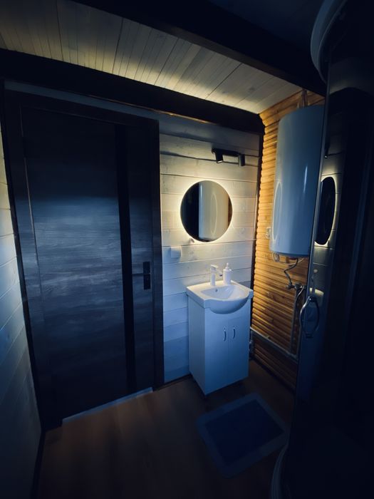 Задється будинок в Рибник