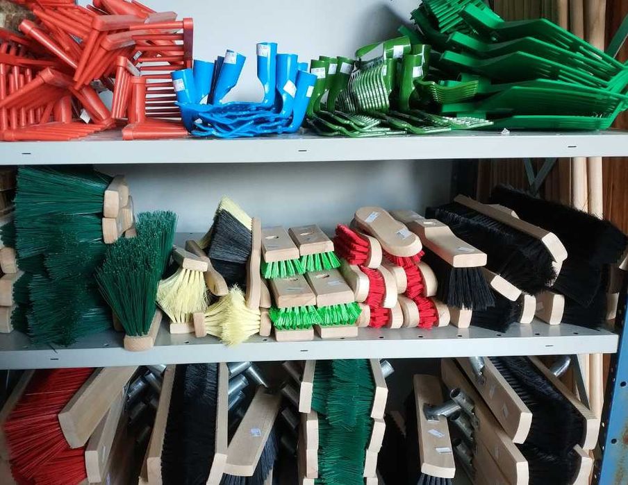 TACZKA BUDOWLANA bardzo solidna I wytrzymała  z grubej blachy !!