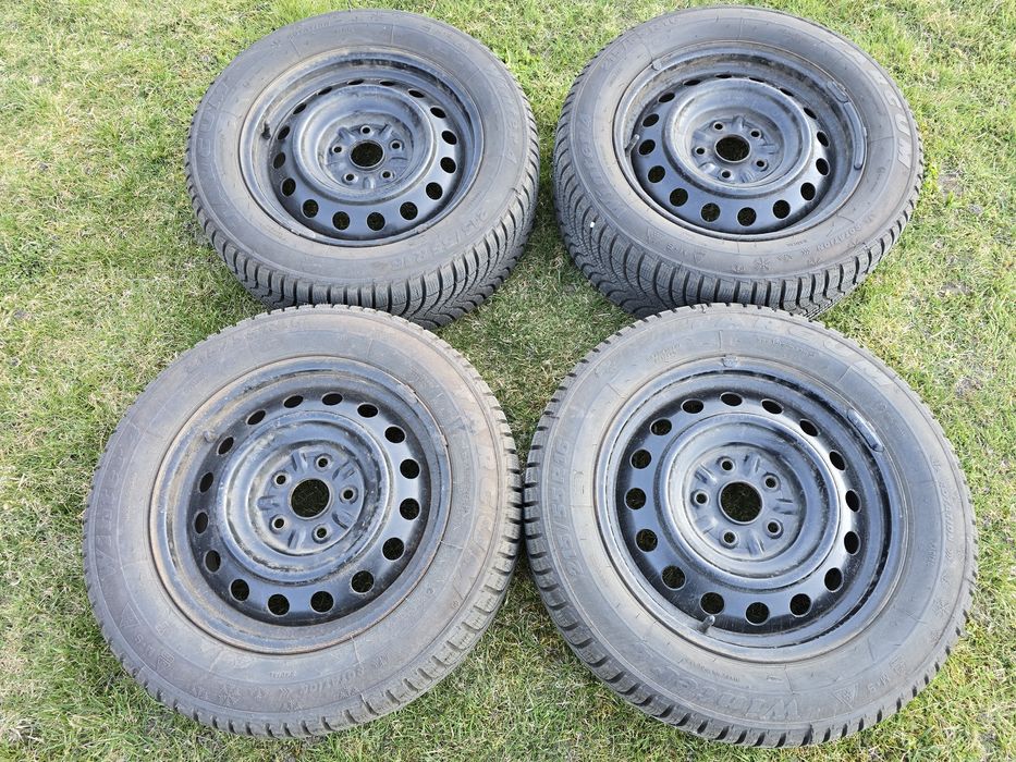 Koła Felgi z oponami zimowymi 215/55/R16 60,1 5x114.3 Toyota Lexus