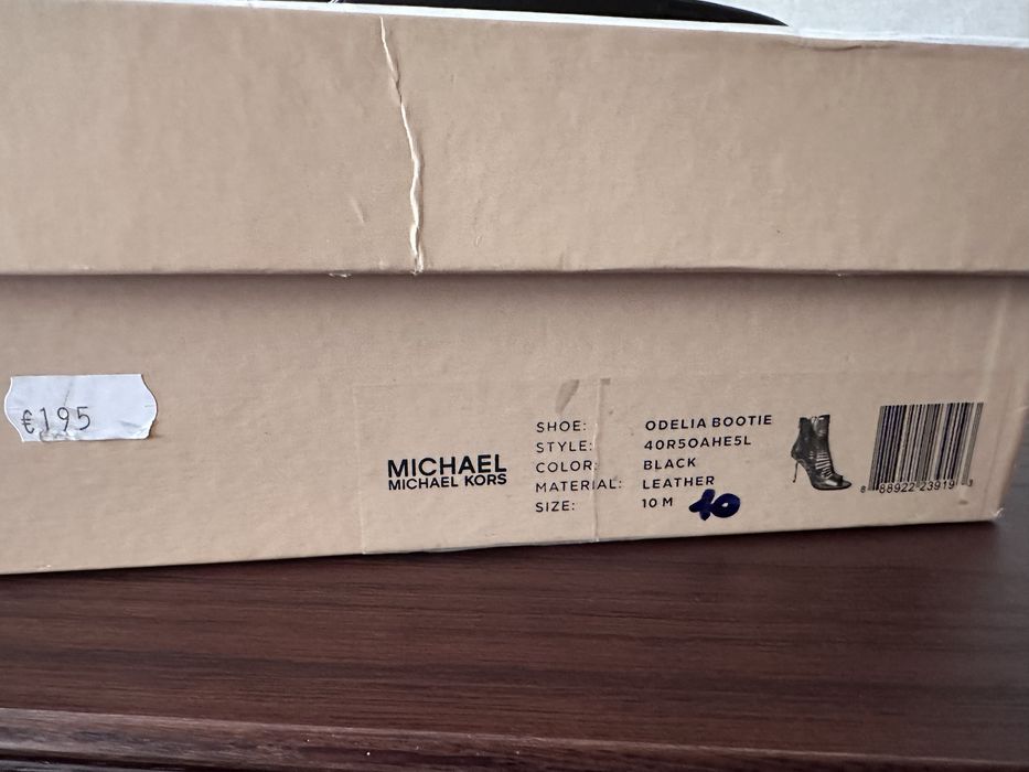 Продам стильні жіночі ботильйони Michael Kors Odelia Bootie.