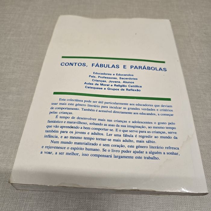 Livro  " Contos - Fábulas - Parábolas"