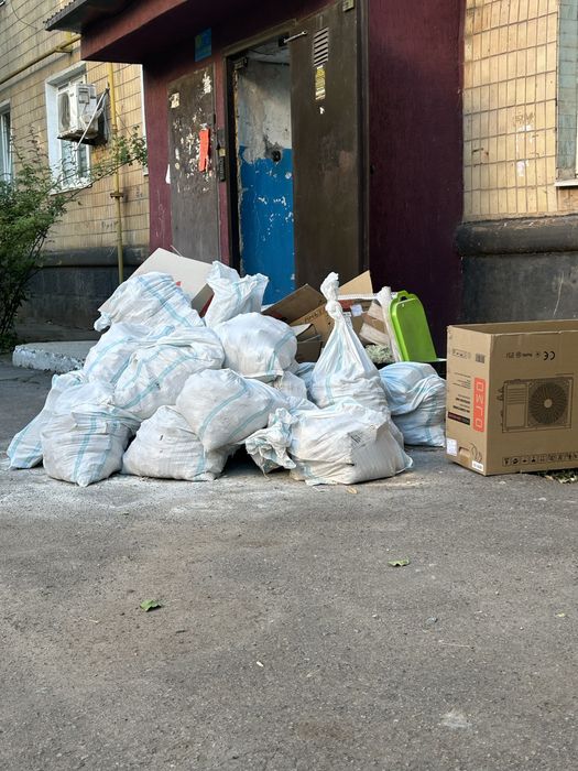 Вывоз мусора Вивоз сміття старой мебели хлама грузчики