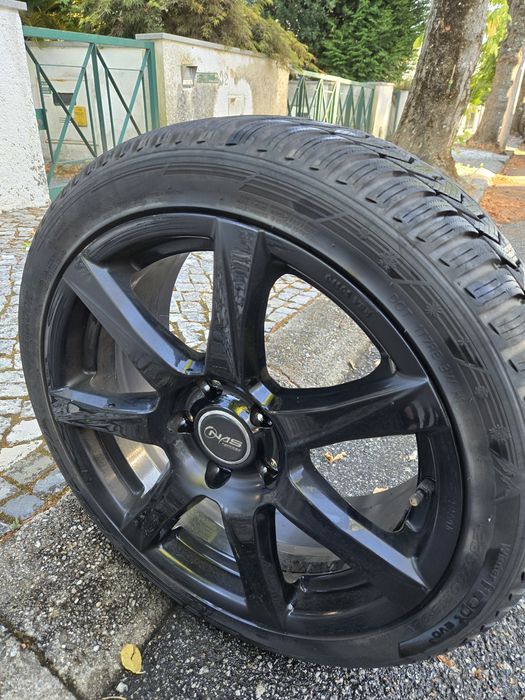 Jantes Pretas de 18 OZ design com pneus