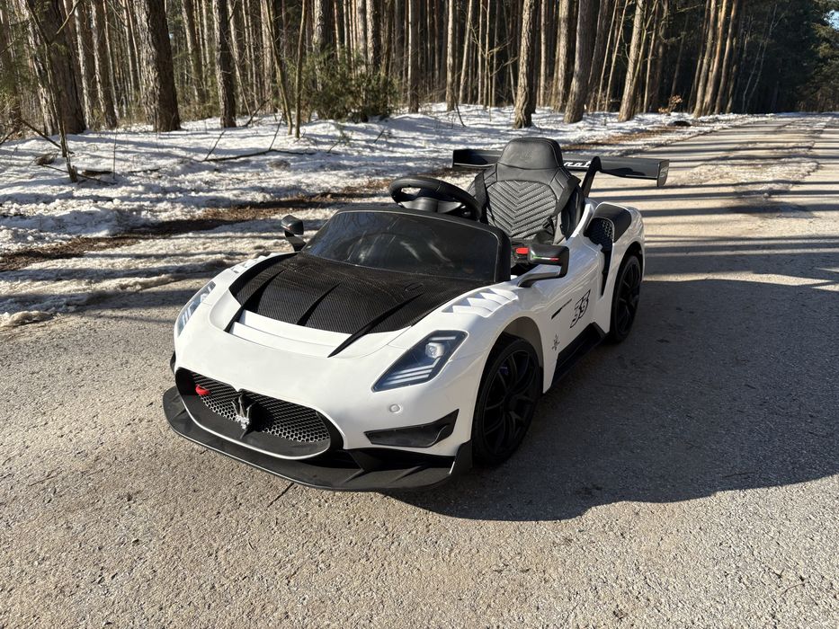 Auto na akumulator dla dzieci Maserati MC20 GT2 pilot LED