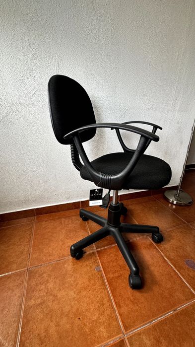Comfortable Office Chair – Fairly Used, Great Condition