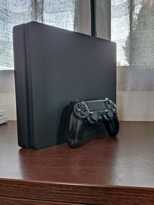 PS4 Slim 1TB com Comando e FIFA 19