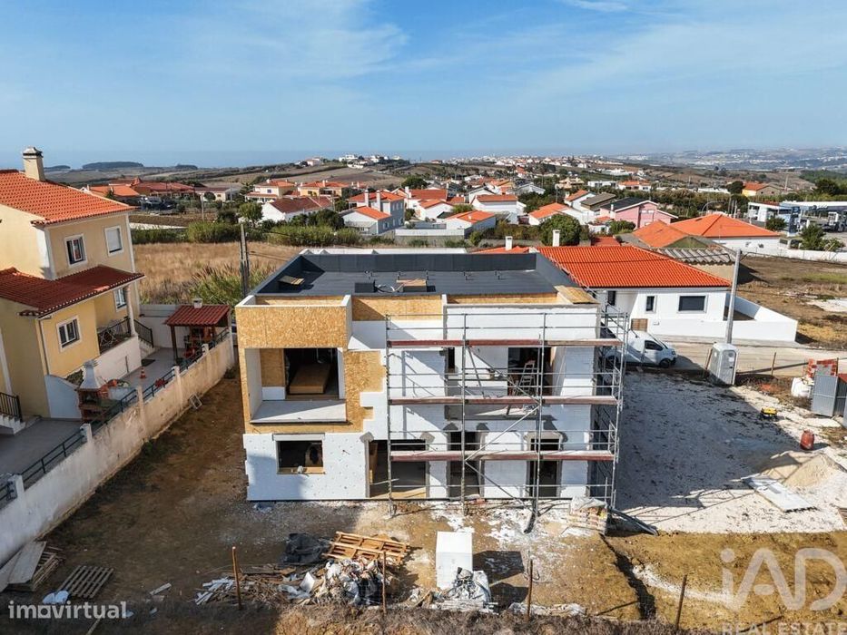 Property in Santa Bárbara, Lisboa