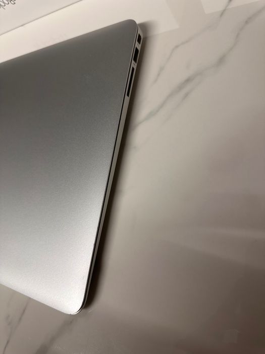 MacBook Air 13" 2017 i5 (com carregador e caixa, ótimo estado)