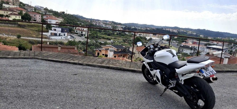 R6 2005 em bom estado