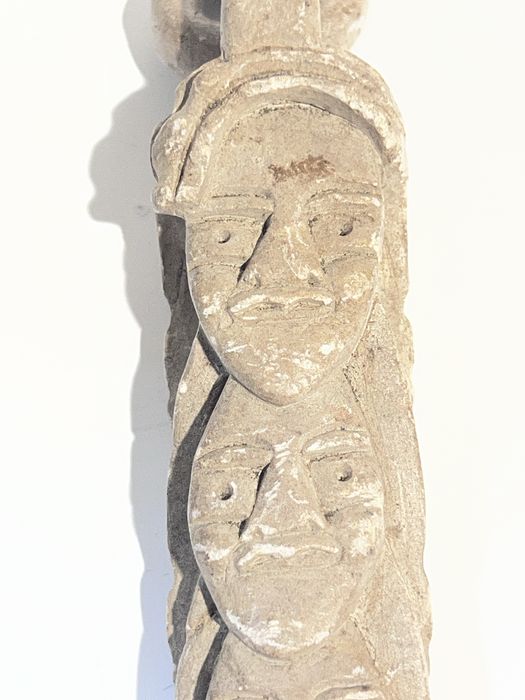 Escultura em Pedra Talhada - Tótem / Pendente Decorativo Rústico (15 cm)