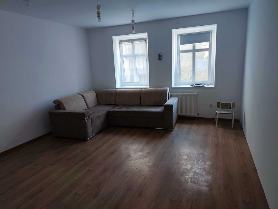 Sprzedam mieszkanie dwupokojowe 50m2 - wysoki parter. Obniżamy cenę!!!