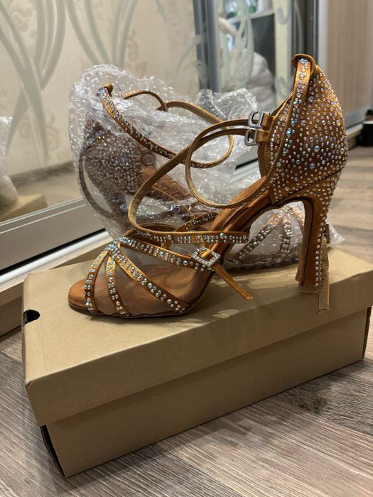 Туфлі танцювальні , бальні