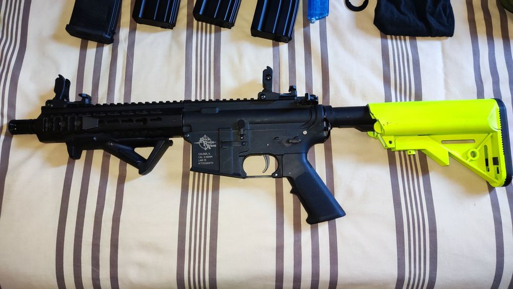 Pack Completo Airsoft – Specna Arms SA-C08 + Acessórios (Pronto Jogo)