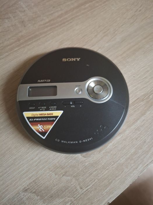 Sony CD Walkman D-NE241