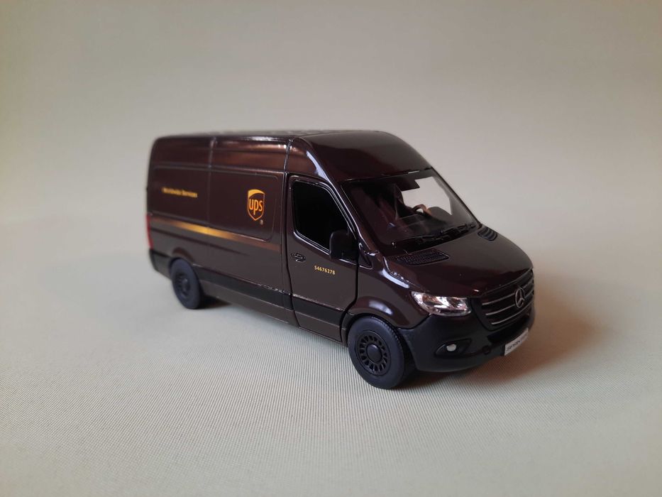 Mercedes-Benz Sprinter "UPS", масштаб 1/48