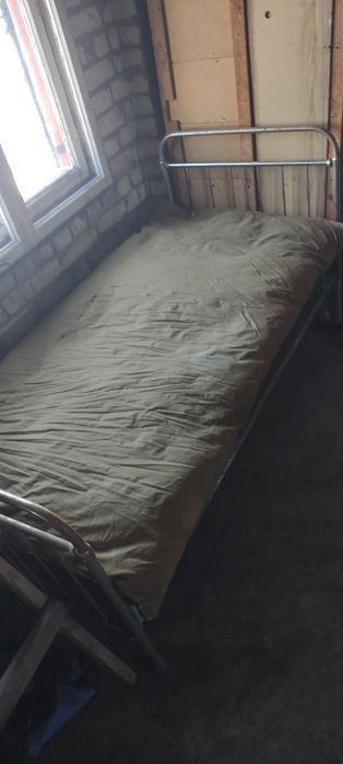 Кровать железная,диван, матрас, перина