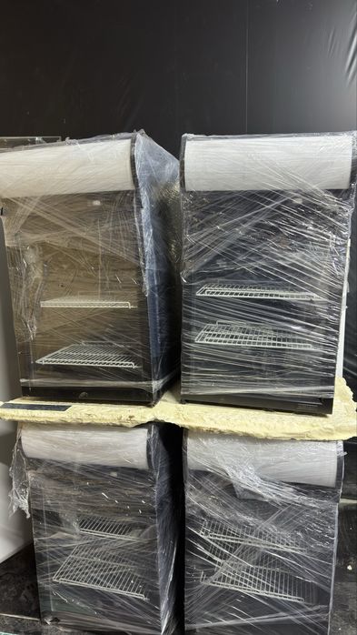 Холодильники дводверні, однодверні, барні, охолоджувачі, вітрини,