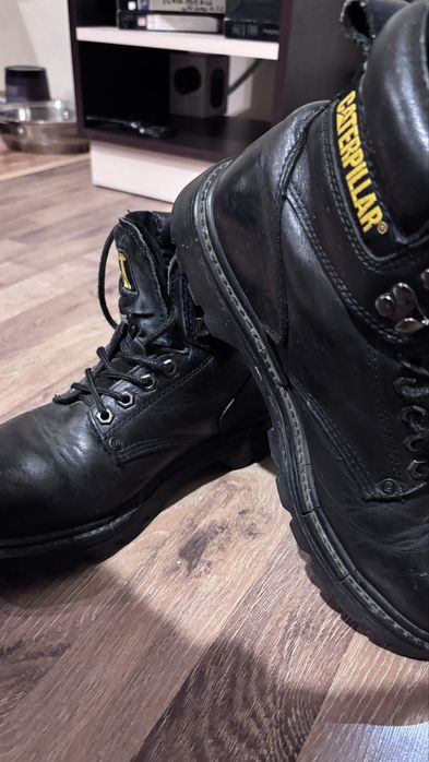 Бутси Caterpillar