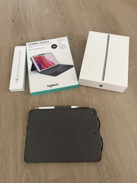 Tablet Apple iPad 9th etui klawiatura ,pen