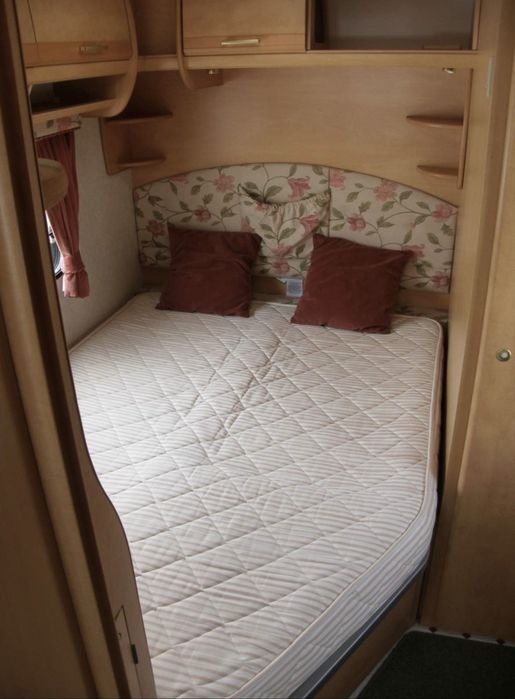Caravana inglesa , CAMA FIXA, impecavel 2007