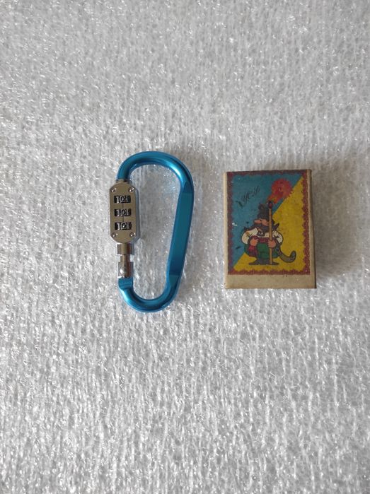 Карабин - замок ( кодовый).