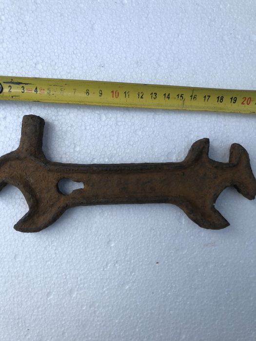 Імперський гаєчний ключ