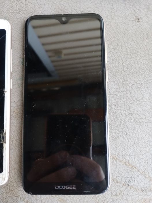 Два смартфона продам