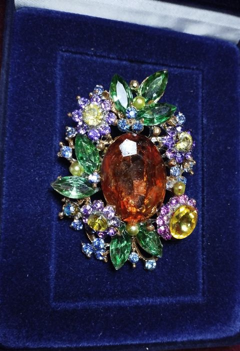 Дворцовая брошка "Анжелика"- символ Успеха, США