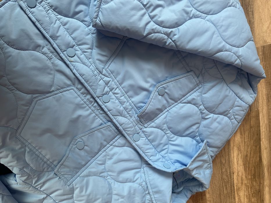 Жіноча легенька куртка