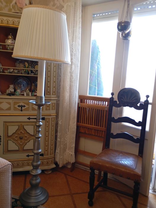 Candeeiro de pé para sala.