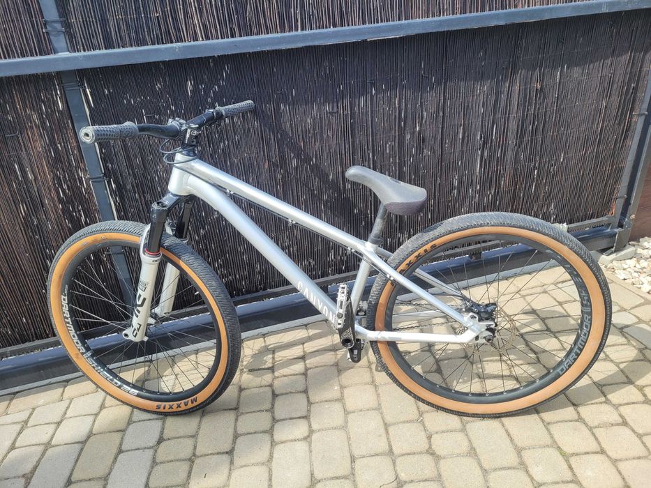 Rower dirt canyon stitched 360 koła 26" rama 12"