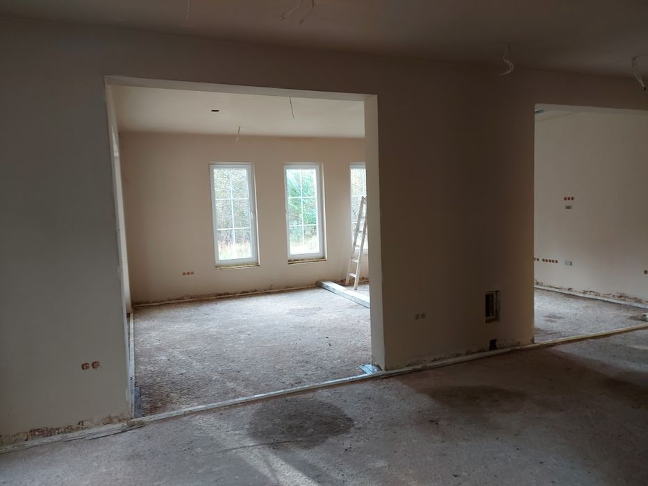 Sierpień Okienko Tynki Maszynowe Tynkowanie Okienko Gipsowe Gładkie