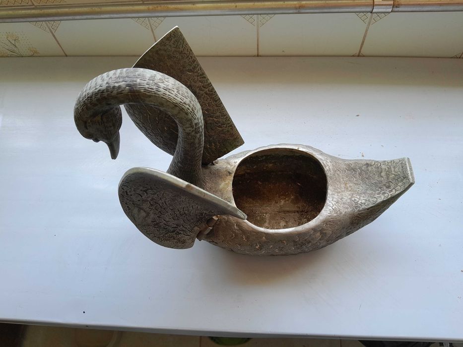 Pato decorativo em metal