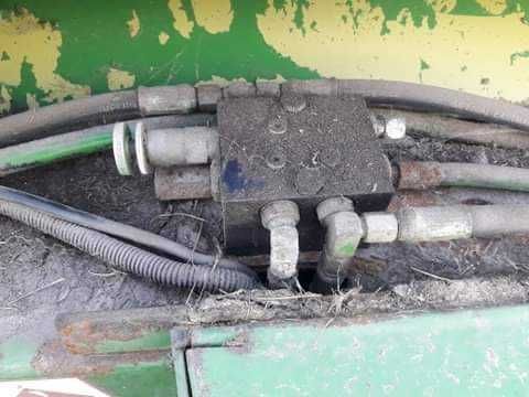 Regeneracja zaworu zgniotu , i wiele  części John deere 550. 545.