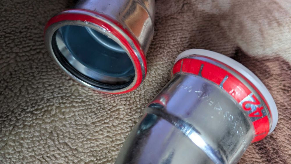 2szt. Kolano dwukielichowe Geberit  d42