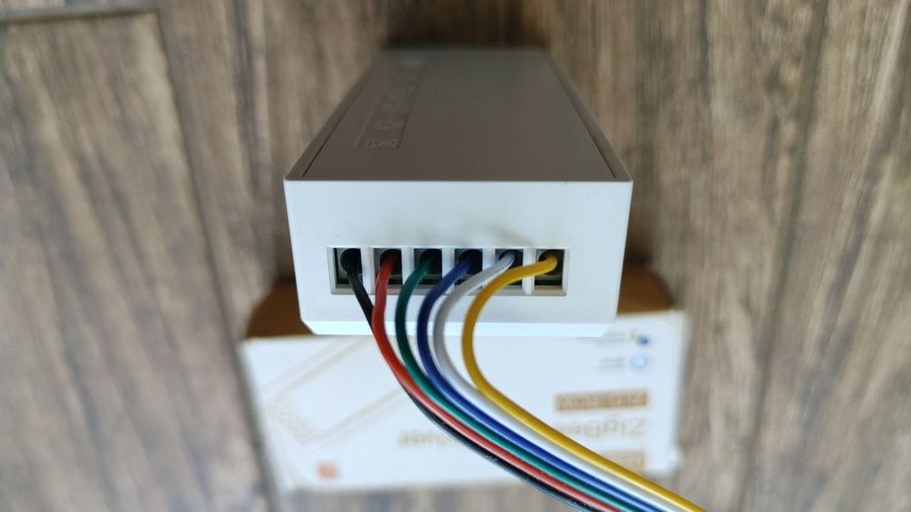 Контролер Moes Zigbee Led Driver ZLD-RCW RGB+C+W DC12-24V Tuya Alexa