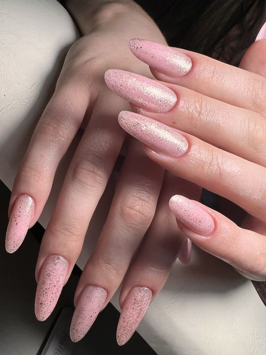 robienie paznokci/pedicure