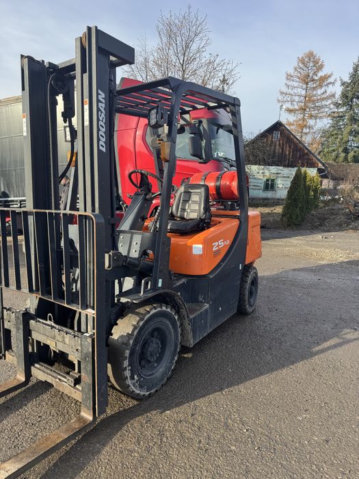 Wozek widlowy Doosan G25 plus Gaz 2.5 tony Linde H25 toyota zamiana