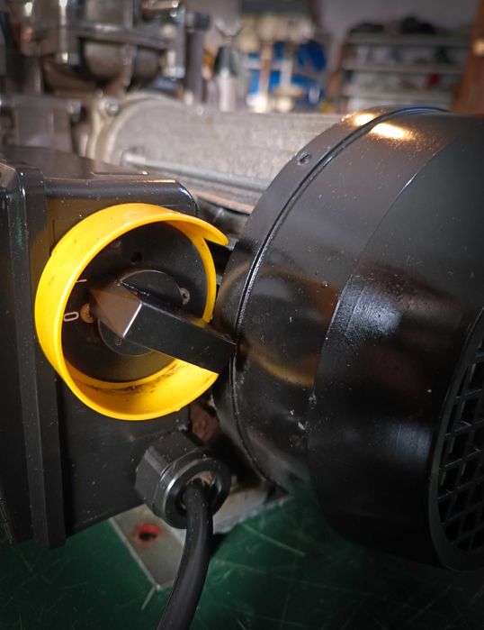 Bomba / motor electrico de diafragma para líquidos