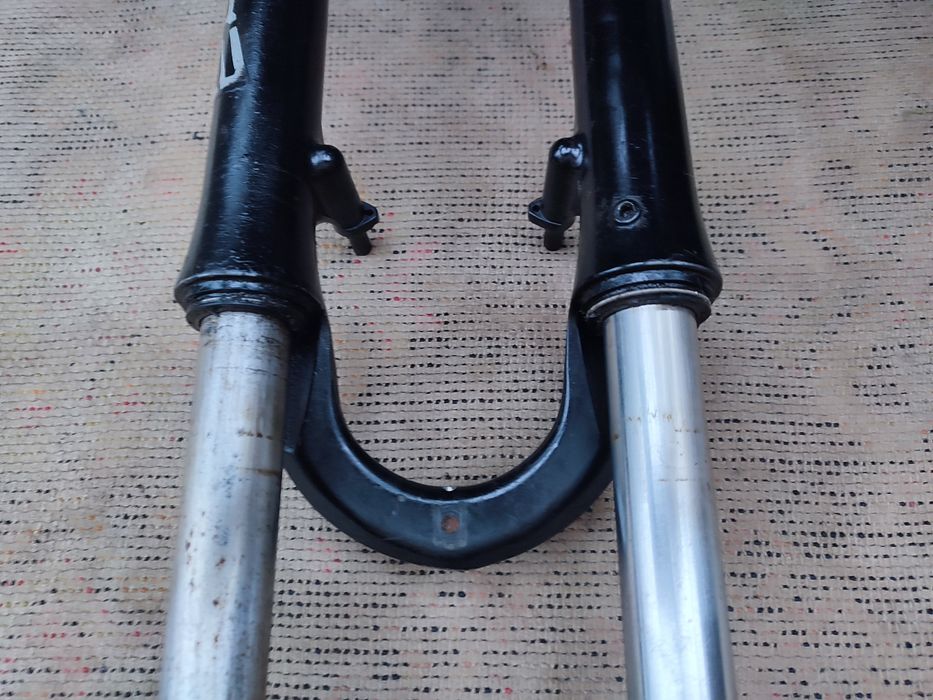 Вилка велосипедная SR Suntour