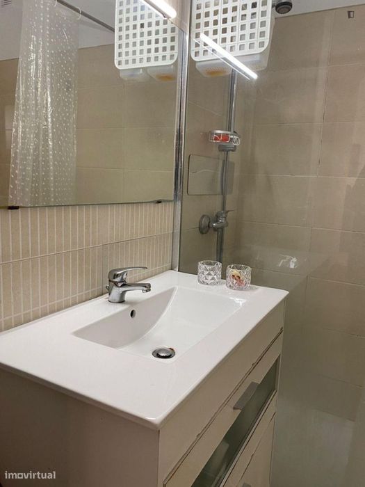 Quarto - localizado em Lumiar Lisbon