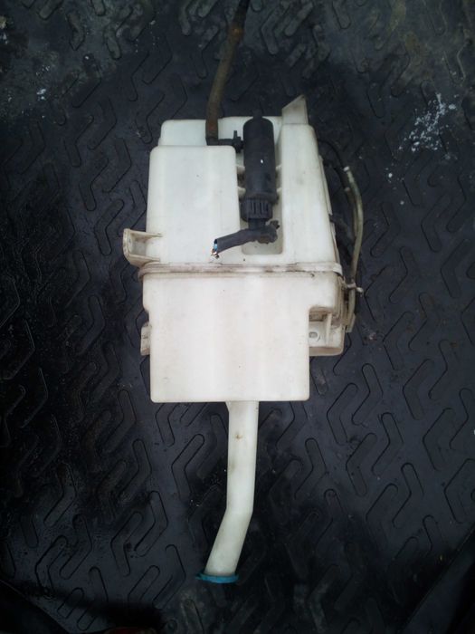 Avensis t25 zbiornik spryskiwaczy xenon 3 pompki