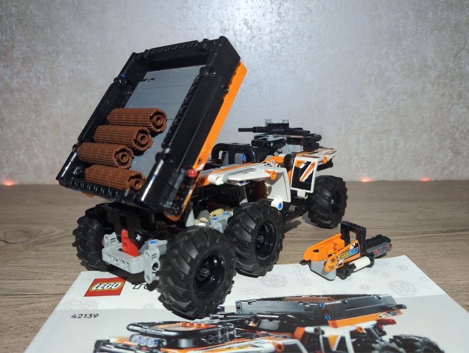 Конструктор LEGO Лего Technic 42139 Позашляхова вантажівка